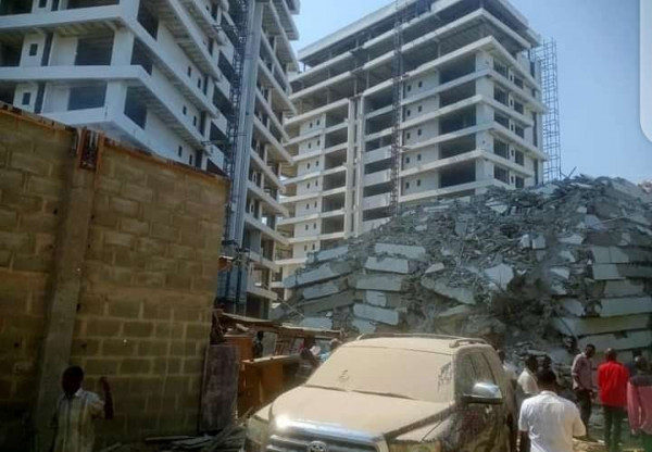 Νιγηρία – Κτίριο κατέρρευσε στο Λάγος – Άνθρωποι έχουν παγιδευτεί στα ερείπια