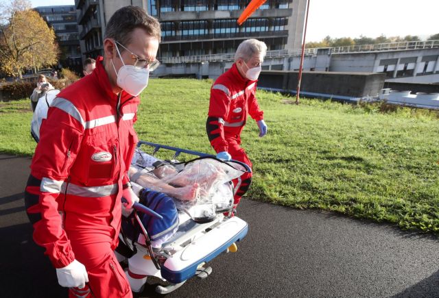 Κοροναϊός – Στη Γερμανία επιστρατεύονται για πρώτη φορά οι «ιπτάμενες ΜΕΘ» του στρατού