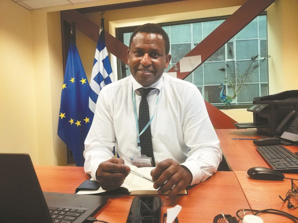 Σπύρος Ρίτσαρντ Χαγκαμπιμάνα – Μπορεί να γίνει ο πρώτος μαύρος Έλληνας βουλευτής