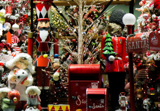 Φόβοι & ελλείψεις στην Χριστουγεννιάτικη αγορά – «Εγκλωβισμένα» στα λιμάνια τα εμπορεύματα