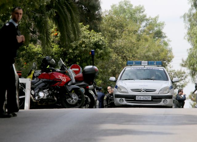 Θεσσαλονίκη - 15χρονος σημάδεψε με πιστόλι αστυνομικούς