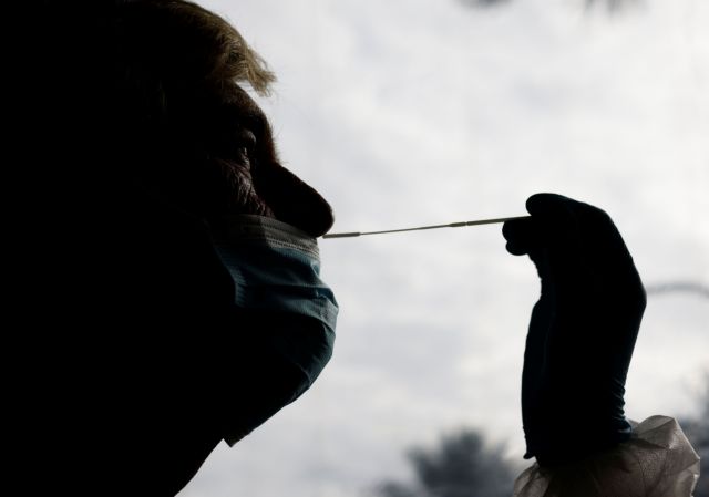 Κοροναϊός – Ξεμένουν από διαγνωστικά τεστ στην Ολλανδία