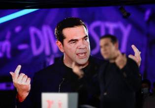 Τσίπρας – Όλοι μετράμε νεκρούς και ο Μητσοτάκης ψήφους – Καταθέτει  τροπολογία για επίδειξη τεστ και στις εκκλησίες