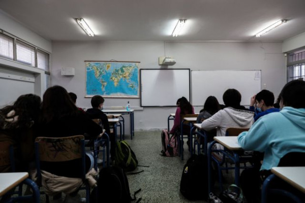 Σχολεία – Φήμες ότι θα κλείσουν μέσα στον Νοέμβριο λόγω κοροναϊού – Τι απαντά η Κεραμέως