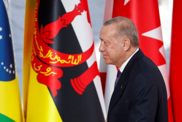 Αποκαλυπτικό βίντεο για τον Ερντογάν – Με δυσκολία σέρνει τα πόδια του…