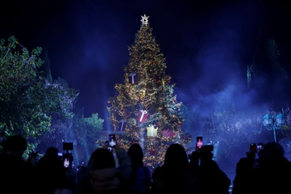 Κοροναϊός – Σε πολιορκία η χώρα – Μαύρα Χριστούγεννα για χιλιάδες οικογένειες