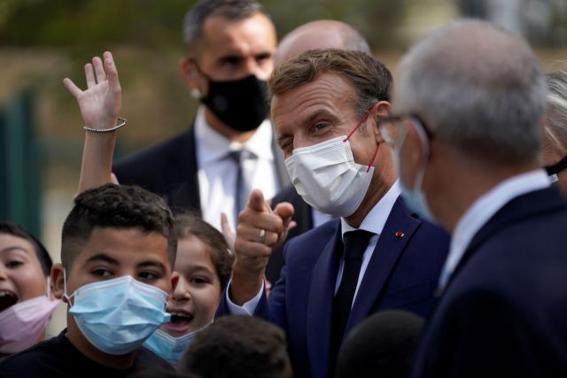 Γαλλία – Δεν θα επιβάλλουμε lockdown στους ανεμβολίαστους λέει ο Μακρόν