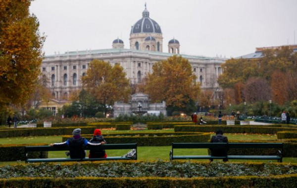 Αυστρία - Μισό εκατομμύριο πολίτες έσπευσαν να εμβολιαστούν υπό το φόβο του lockdown