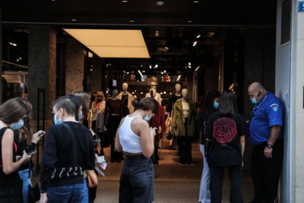 Νεά μέτρα – Πάνω από 90.000 έλεγχοι το Σάββατο – 11 συλλήψεις, 594 παραβάσεις και 23 «λουκέτα»