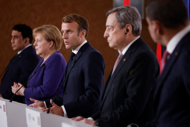 Μακρόν – Τουρκία και Ρωσία να αποσύρουν τους μισθοφόρους τους από τη Λιβύη