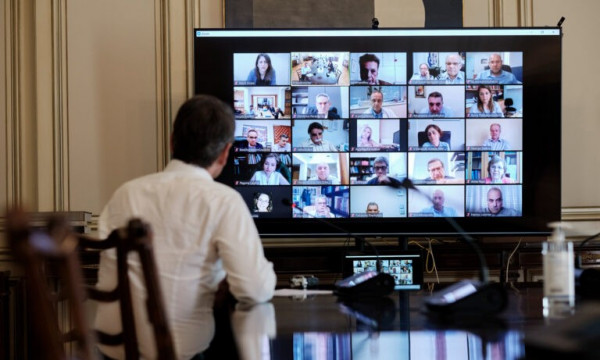 Government poised for stricter measures amid projections of over 5,000 COVID-19 cases daily in November