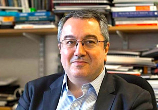 Mossialos: Incentives useful for vaccinating those over age 60, booster shot for all