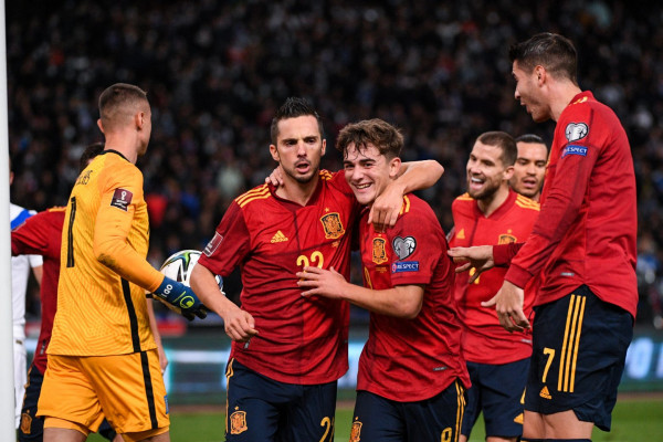 Εύστοχη εκτέλεση πέναλτι του Σαράμπια για το 1-0