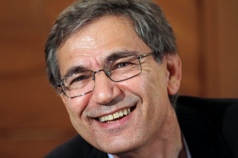 Ορχάν Παμούκ – Διώκεται ξανά για προσβολή του Κεμάλ Ατατούρκ και της τουρκικής σημαίας