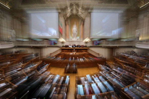 Πορτογαλία – Εγκρίθηκε η διάλυση του κοινοβουλίου – Άγνωστο πότε θα γίνουν οι εκλογές