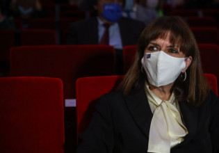 Σακελλαροπούλου – Η ενδοοικογενειακή βία δεν είναι ιδιωτική υπόθεση αλλά κοινωνική παθογένεια