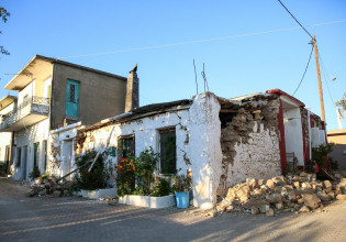 Σεισμόπληκτοι – «Ας σταματήσει η κοροϊδία» λένε οι πληγέντες του Δήμου Μινώα Πεδιάδας