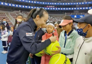Κίνα – Τι αναφέρει το κινεζικό ΥΠΕΞ για την εμφάνιση της Σουάι Πενγκ