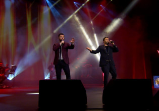 Σπίτι με το MEGA – Ο Γιώργος Γιαννιάς και η παρέα του «έβαλαν φωτιά» στο Σαββατόβραδο