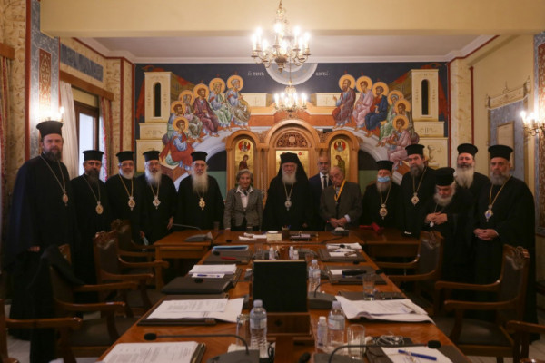 Orthodox Church of Greece says it lacks the means to enforce COVID-19 rapid test on faithful
