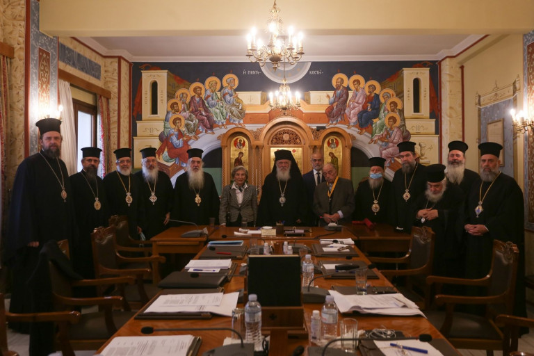 Orthodox Church of Greece says it lacks the means to enforce COVID-19 rapid test on faithful