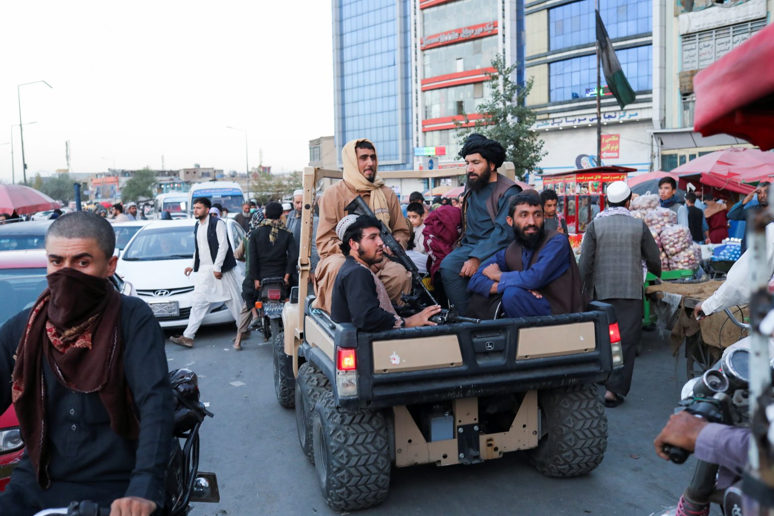 Αφγανιστάν: Οι Ταλιμπάν ανακοίνωσαν ότι θα καταβάλουν μισθούς τριών μηνών στους δημόσιους υπάλληλους