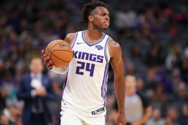 NBA – Ο Χιλντ ελίσσεται και το «κολλάει» από το κέντρο στην κορυφή του Top 10