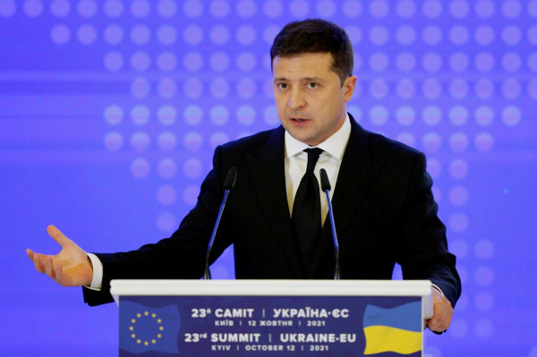 Ουκρανία – Ο πρόεδρος Ζελένσκι κατηγορεί τη Ρωσία ότι ετοιμάζει πραξικόπημα αρχές Δεκεμβρίου