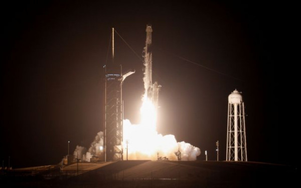 Με… πάνες επιστρέφουν στη Γη αστροναύτες – Τι συνέβη