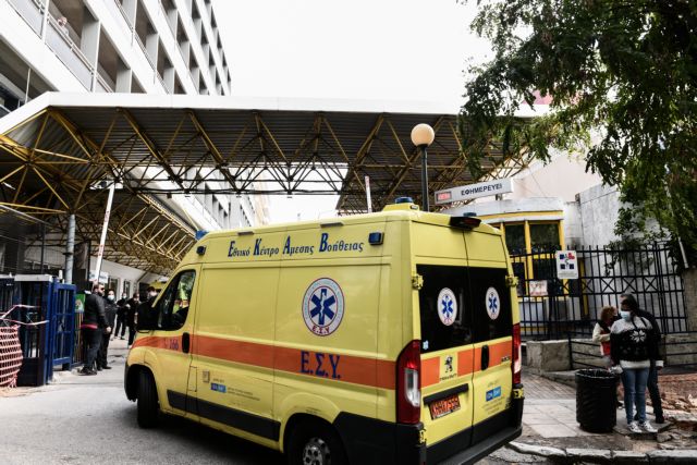 Κοροναϊός – Εικόνες «πολέμου» στα νοσοκομεία – Στα όριά τους οι υγειονομικοί