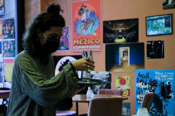 Κοροναϊός – Κραυγή αγωνίας από τους επιχειρηματίες εστίασης – Μιλούν για άτυπο lockdown