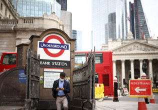 Βρετανία – Ενδέχεται να υπάρχουν περισσότερα κρούσματα της Όμικρον στη χώρα, εκτίμησε ο υπουργός Υγείας