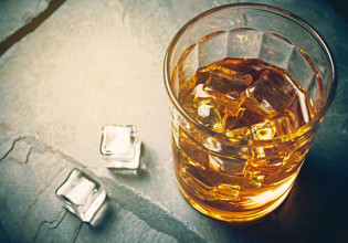 Κρήτη – 13χρονη στο νοσοκομείο μετά από υπερβολική κατανάλωση αλκοόλ σε κέντρο διασκέδασης