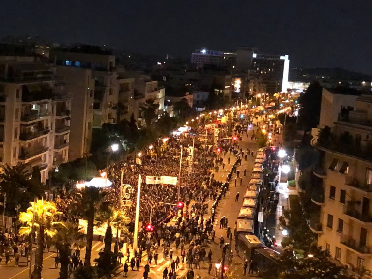 Πολυτεχνείο – Στην αμερικανική πρεσβεία η πορεία – Όλες οι εξελίξεις στο in.gr