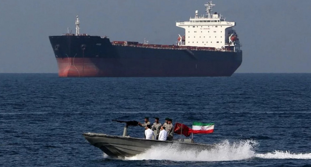 Οι Φρουροί της Επανάστασης στο Ιράν κατέσχεσαν ξένο πλοίο στον Κόλπο για λαθραία μεταφορά ντίζελ