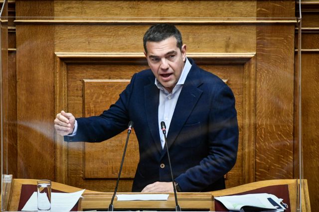 Στο βήμα της Βουλής ο Αλέξης Τσίπρας - Δείτε live την ομιλία του για την ακρίβεια