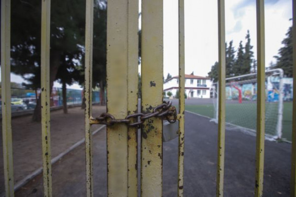 Ζωγράφου – Άγριο ξύλο μεταξύ μαθητριών σε ΕΠΑΛ – Στο νοσοκομείο 16χρονη