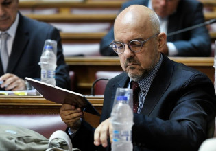 Μπάμπης Παπαδημητρίου –  «Ψευδοπρόβλημα» οι διασωληνώσεις εκτός ΜΕΘ