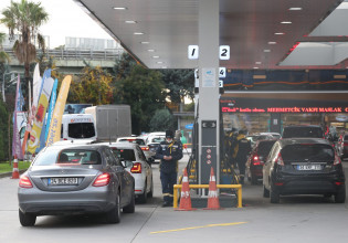 Τουρκία – Ουρές χιλιομέτρων στα βενζινάδικα λόγω επικείμενης αύξησης των τιμών στα καύσιμα