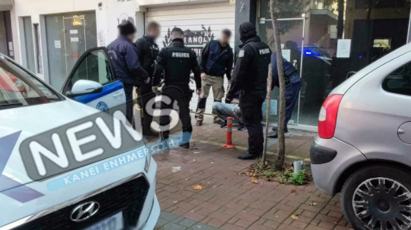 Κατερίνη – Κυνηγούσε με τσεκούρι και πριόνι άνδρα σε κεντρικό δρόμο