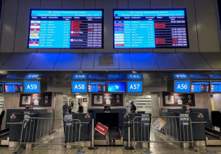 Παραλλαγή Όμικρον – Συνωστισμός στο αεροδρόμιο του Γιοχάνεσμπουργκ – Εγκαταλείπουν άρον άρον τη Ν. Αφρική