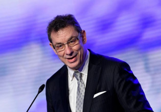 Κοροναϊός – Το χάπι της Pfizer θα είναι αποτελεσματικό και για την Όμικρον, ισχυρίζεται ο Μπουρλά