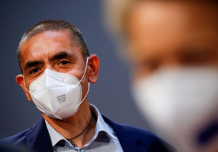 Κοροναϊός –  Απίθανο η Όμικρον να προκαλεί σοβαρή νόσηση σε εμβολιασμένους, λέει ο ιδρυτής της BioNTech