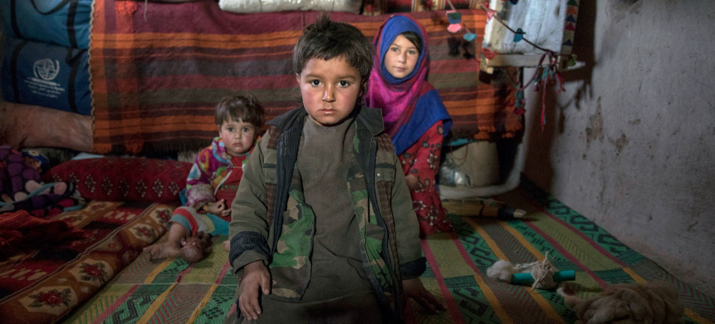 Στο Αφγανιστάν δεν υπάρχει Παγκόσμια Ημέρα Παιδιού – Τουλάχιστον 14 εκατομμύρια παιδιά πεινούν – Ιστορίες γροθιά στο στομάχι