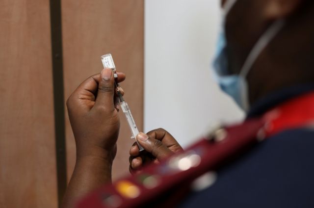 Παραλλαγή Όμικρον - Ινδία και Κίνα στέλνουν εμβόλια στην Αφρική