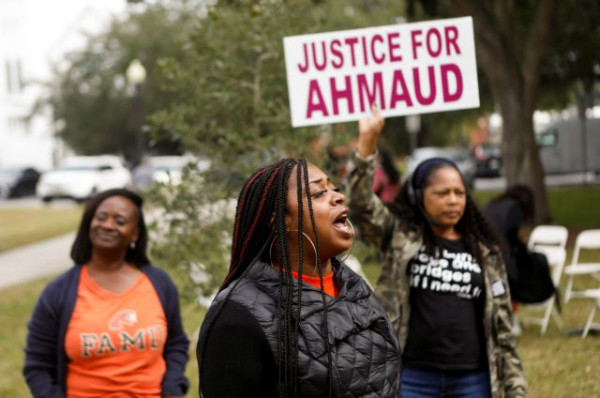 ΗΠΑ – Μόνο ένας Αφροαμερικανός ένορκος στη δίκη για το φόνο μαύρου από λευκούς