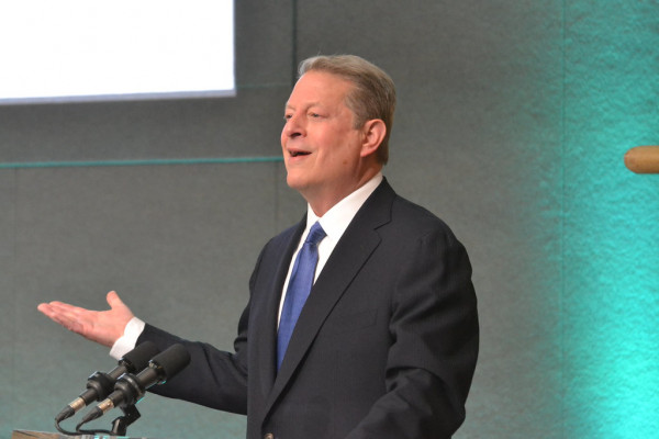 Καμπανάκι Αλ Γκορ για «φούσκα άνθρακα» 22 τρισ. δολαρίων
