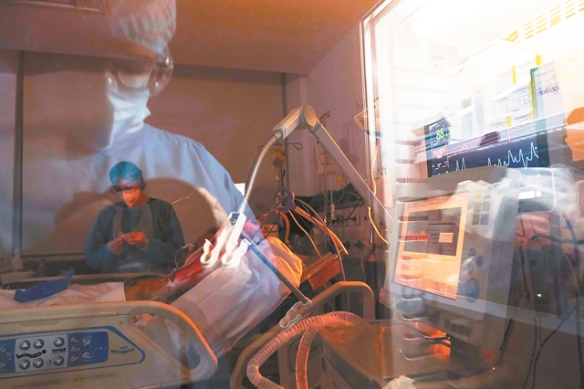 Κοροναϊός – Σοκαριστική παραδοχή εντατικολόγου για διαλογή ασθενών