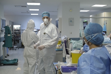 Κοροναϊός – Διασωληνώθηκε έγκυος νοσηλεύτρια στη Λάρισα – Είναι ανεμβολίαστη