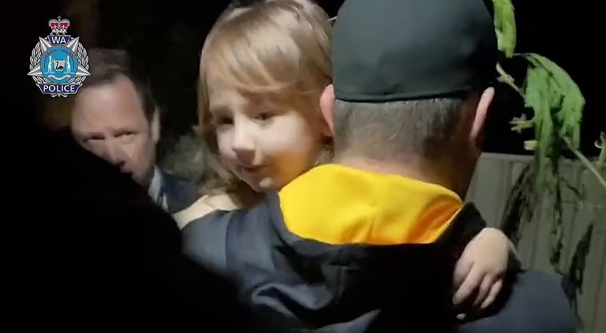 Αυστραλία - Συγκλονιστικό βίντεο από την διάσωση της μικρής Κλίο Σμιθ - «Θα σε πάμε να δεις τη μαμά και τον μπαμπά σου»